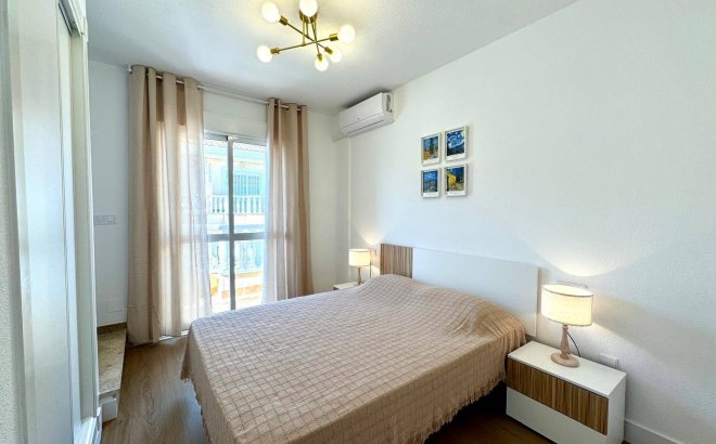 Herverkoop - Appartement -
Orihuela Costa - Las Filipinas