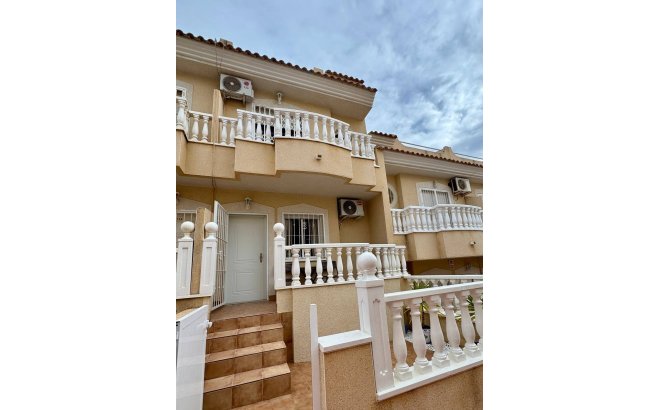 Herverkoop - Appartement -
Orihuela Costa - Las Filipinas