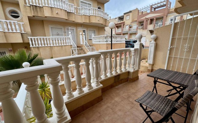 Herverkoop - Appartement -
Orihuela Costa - Las Filipinas