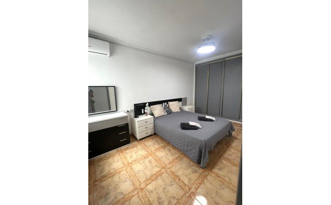 Revente - Appartement -
Orihuela Costa - La Zenia