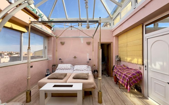 Revente - Penthouse -
Torrevieja - Centro