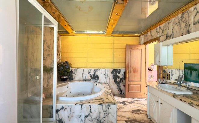 Revente - Penthouse -
Torrevieja - Centro