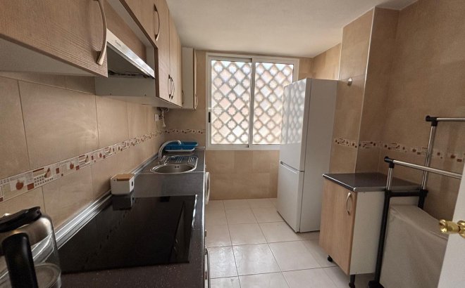 Herverkoop - Appartement -
Torrevieja - Playa De Los Naufragos