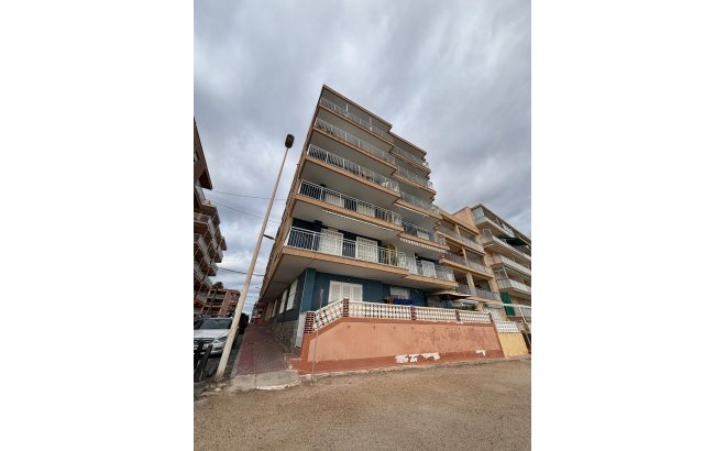 Herverkoop - Appartement -
Torrevieja - Playa De Los Naufragos