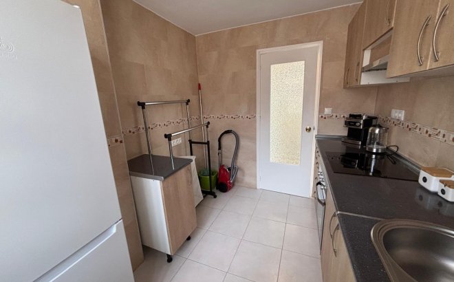 Herverkoop - Appartement -
Torrevieja - Playa De Los Naufragos