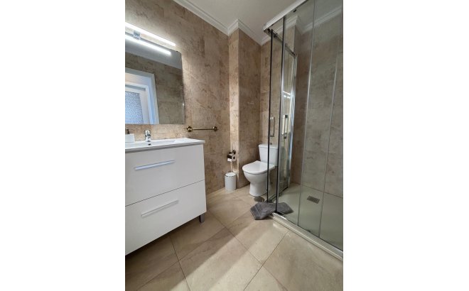 Herverkoop - Appartement -
Torrevieja - Playa De Los Naufragos