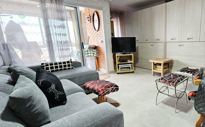 Revente - Appartement -
Torrevieja - Playa De Los Naufragos