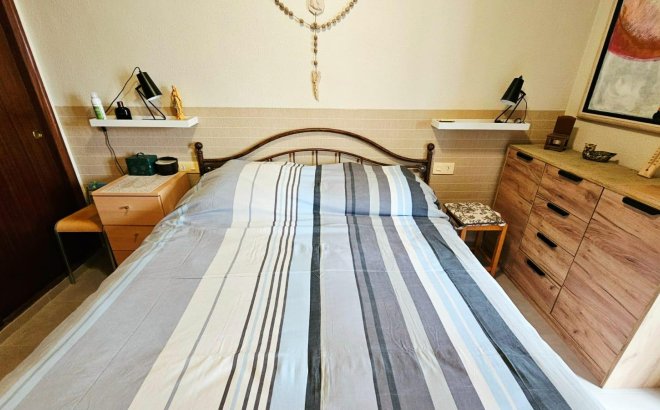 Revente - Appartement -
Torrevieja - Playa De Los Naufragos