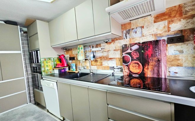 Revente - Appartement -
Torrevieja - Playa De Los Naufragos