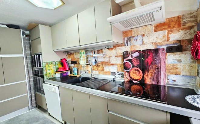 Revente - Appartement -
Torrevieja - Playa De Los Naufragos