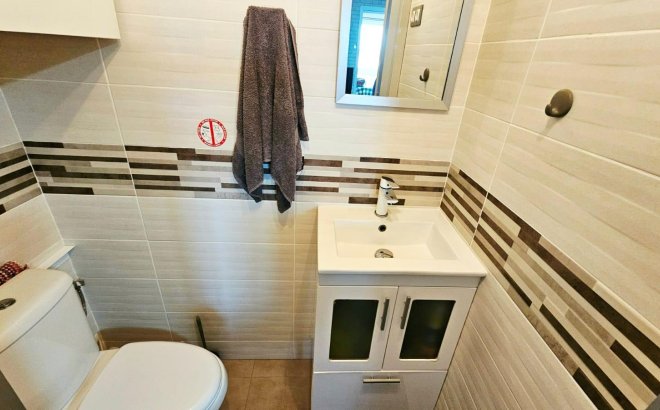 Revente - Appartement -
Torrevieja - Playa De Los Naufragos