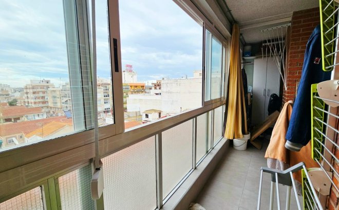 Revente - Appartement -
Torrevieja - Playa De Los Naufragos