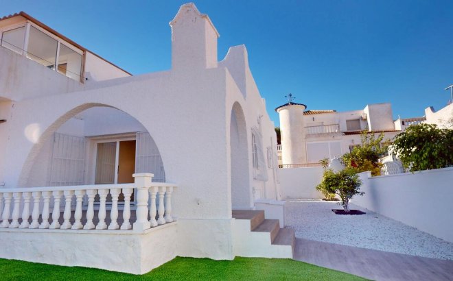 Herverkoop - Town House -
Orihuela Costa - Costa Blanca