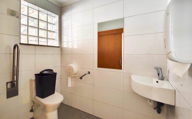 Resale - Commercial -
Torrevieja - Costa Blanca