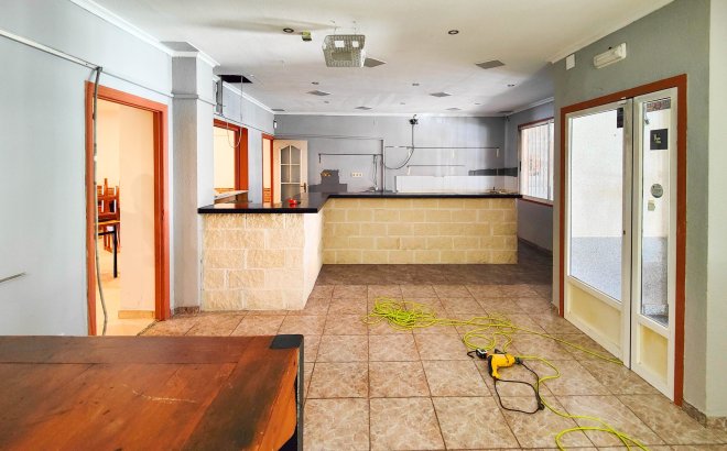 Resale - Commercial -
Torrevieja - Costa Blanca