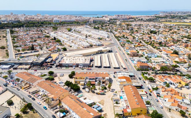 Resale - Commercial -
Torrevieja - Costa Blanca