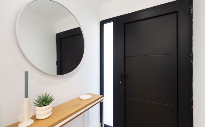 Resale - Villa -
Torrevieja - Costa Blanca