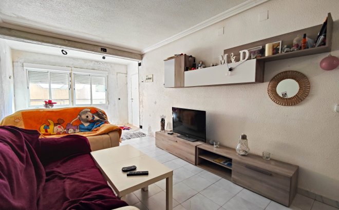 Resale - Town House -
San Miguel de Salinas - Inland