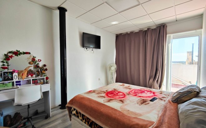 Resale - Town House -
San Miguel de Salinas - Inland