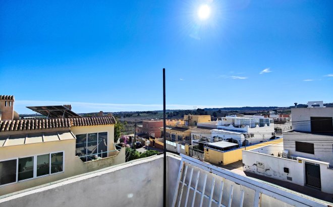 Resale - Town House -
San Miguel de Salinas - Inland
