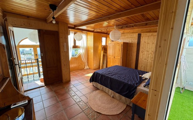 Resale - Bungalow -
Torrevieja - Costa Blanca