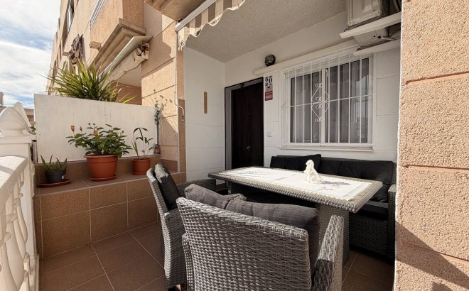 Revente - Appartement -
Torrevieja - Urb. Calas Blancas III