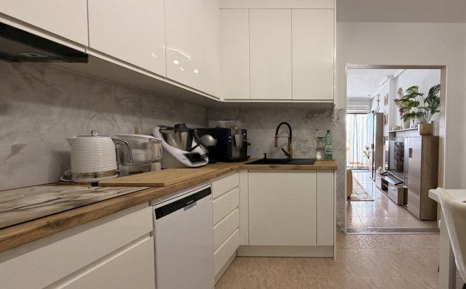 Revente - Appartement -
Torrevieja - Urb. Calas Blancas III