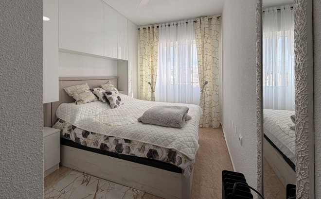 Revente - Appartement -
Torrevieja - Urb. Calas Blancas III