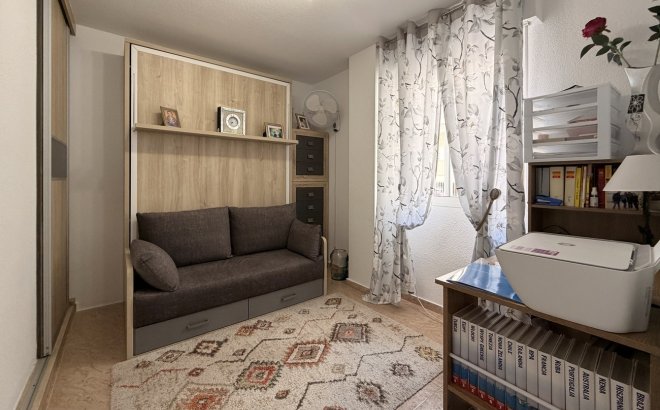 Revente - Appartement -
Torrevieja - Urb. Calas Blancas III