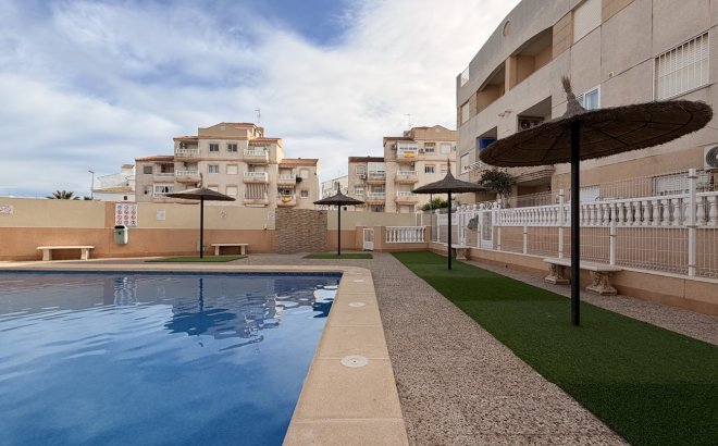 Revente - Appartement -
Torrevieja - Urb. Calas Blancas III