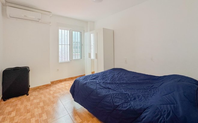 Revente - Appartement -
Torrevieja - La Mata Pueblo