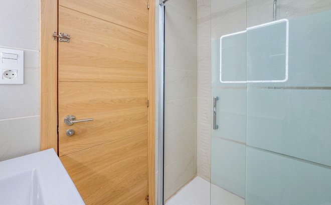 Revente - Appartement -
Torrevieja - La Mata Pueblo