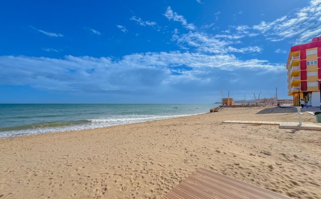 Revente - Appartement -
Torrevieja - La Mata Pueblo