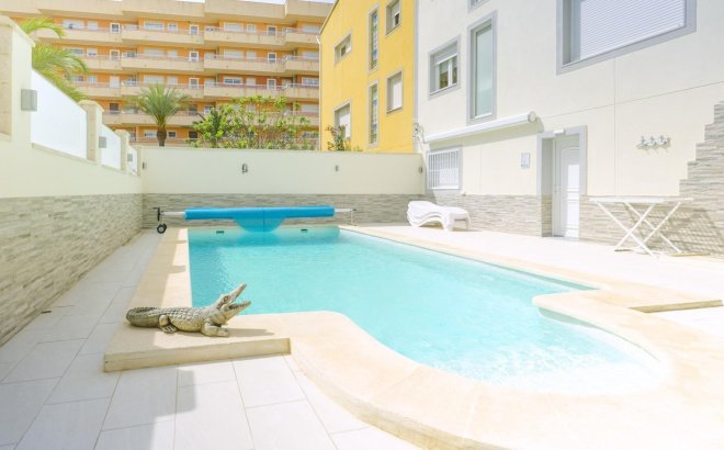 Resale - Town House -
Torrevieja - Punta Prima