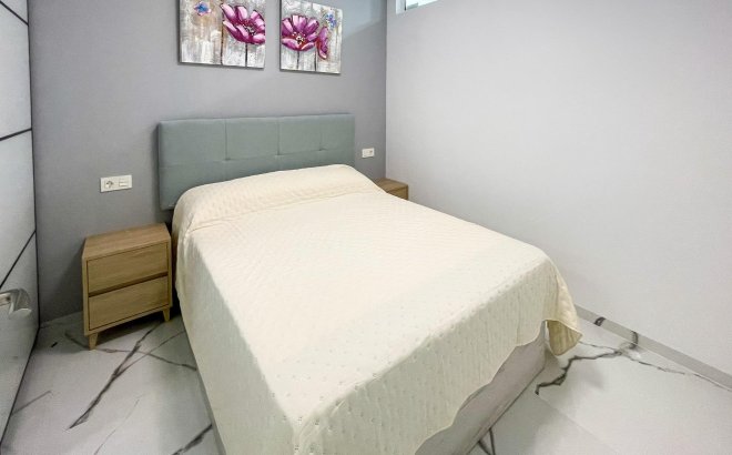 Resale - Apartment -
Torrevieja - Playa del Cura