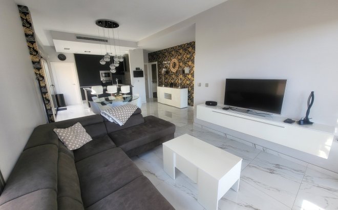 Resale - Villa -
Villamartin - Costa Blanca