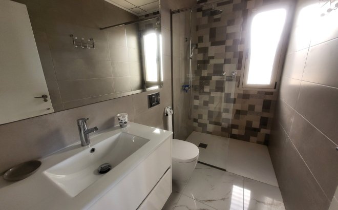 Resale - Villa -
Villamartin - Costa Blanca