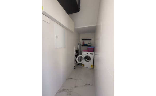 Resale - Villa -
Villamartin - Costa Blanca