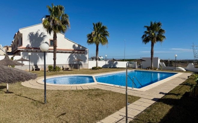 Resale - Town House -
San Miguel de Salinas - Inland