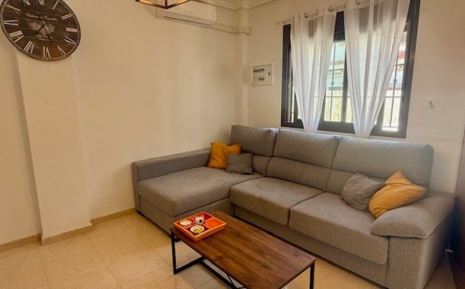 Resale - Town House -
San Miguel de Salinas - Inland