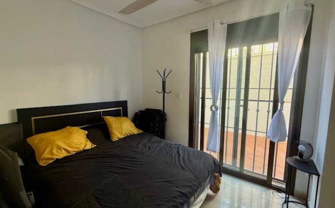 Resale - Town House -
San Miguel de Salinas - Inland