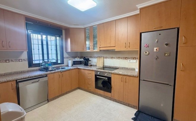 Resale - Town House -
San Miguel de Salinas - Inland