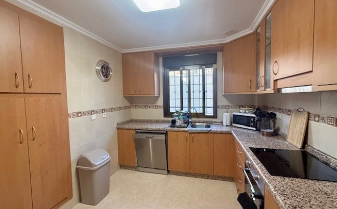 Resale - Town House -
San Miguel de Salinas - Inland