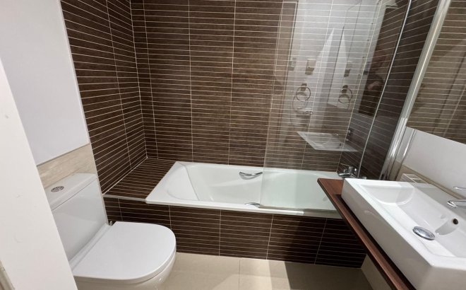 Resale - Town House -
Torrevieja - Punta Prima