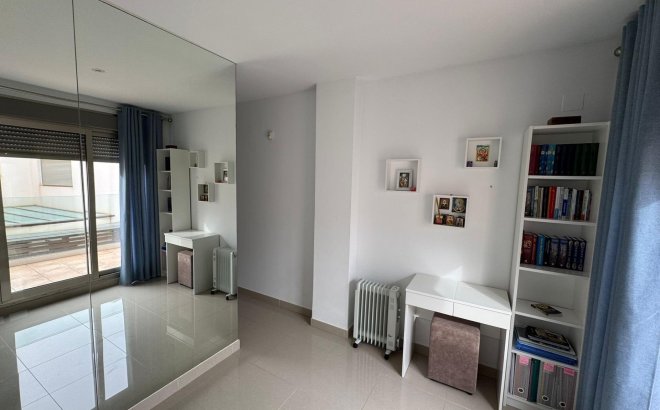 Resale - Town House -
Torrevieja - Punta Prima