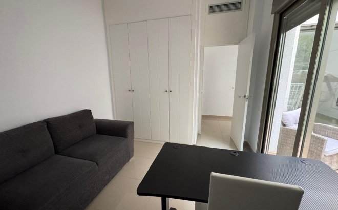 Resale - Town House -
Torrevieja - Punta Prima