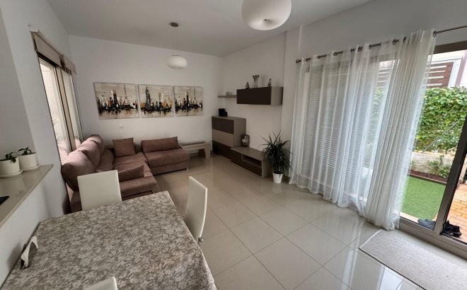 Resale - Town House -
Torrevieja - Punta Prima