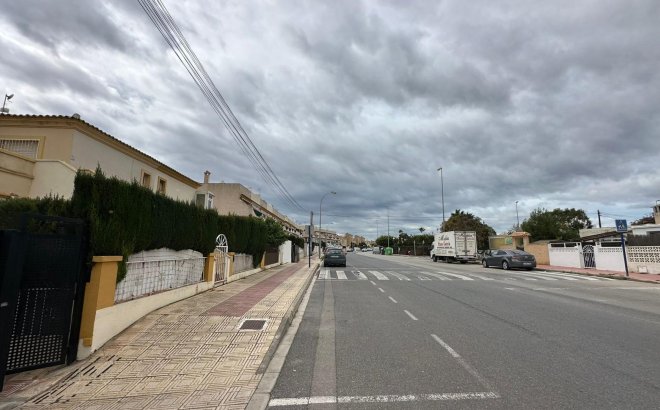 Revente - Bungalow -
Orihuela Costa - Los Almendros-la Florida