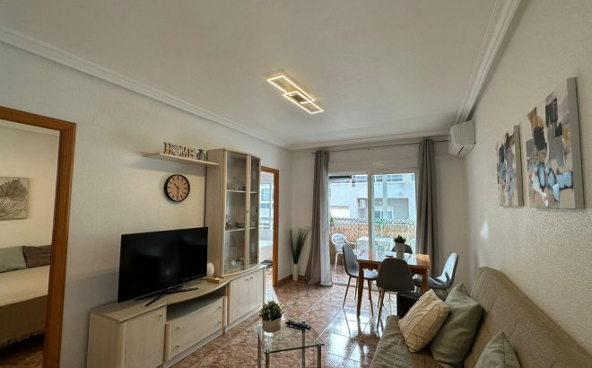 Herverkoop - Appartement -
Torrevieja - Estacion De Autobuses