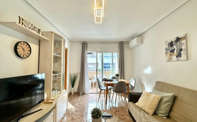 Herverkoop - Appartement -
Torrevieja - Estacion De Autobuses